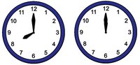 Uhr (08:00 - 12:00 Uhr) mit blauem Rahmen (leichte Sprache)